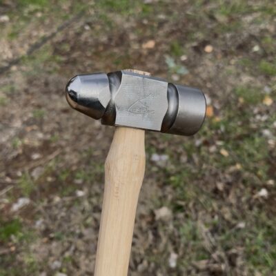 Un martillo que sirve para mucho más que para sacar pestañas